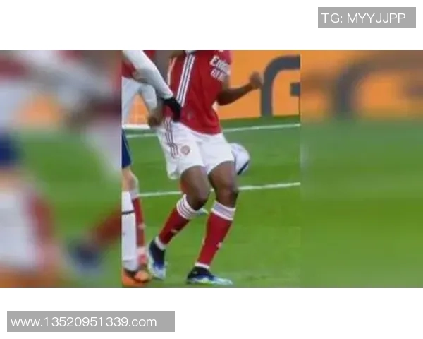 足球明星激情瞬间集锦展现绿茵场上的荣耀与梦想